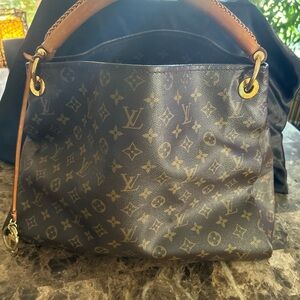 Louis Vuitton Artsy Monogram Brown Handbag